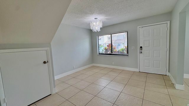 5325 TENNIS Lane, Delray Beach, FL 33484