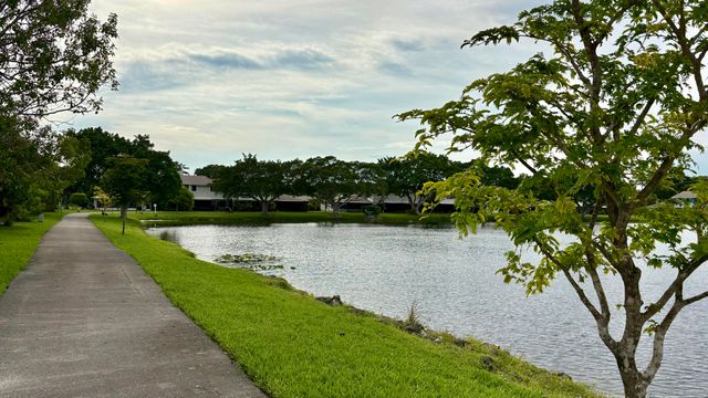 5325 TENNIS Lane, Delray Beach, FL 33484