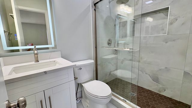 5325 TENNIS Lane, Delray Beach, FL 33484