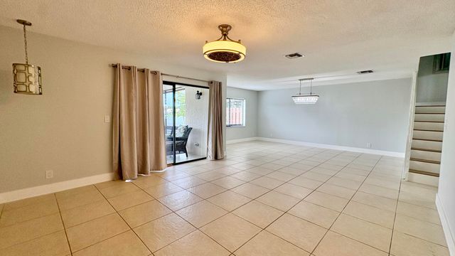 5325 TENNIS Lane, Delray Beach, FL 33484