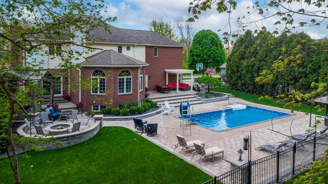 6137 Brookstone Lane, Grand Blanc Twp, MI 48439