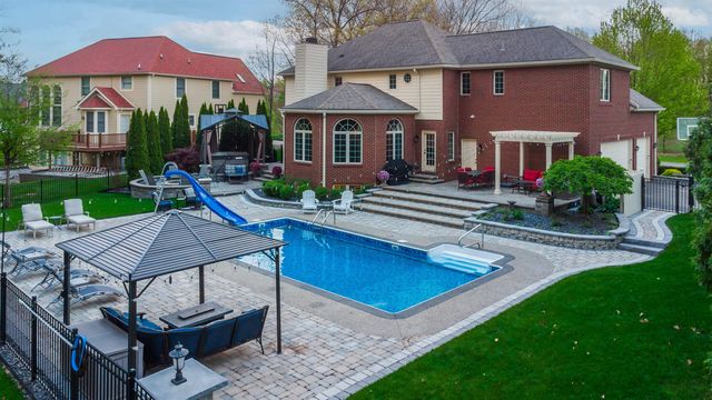 6137 Brookstone Lane, Grand Blanc Twp, MI 48439