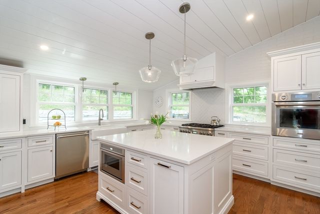 30 Snake Brook, Wayland, MA 01778