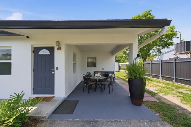 330 NE 59th Court, Oakland Park, FL 33334