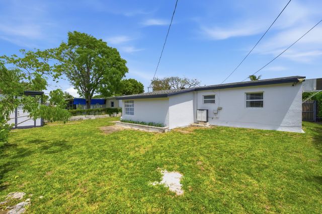330 NE 59th Court, Oakland Park, FL 33334