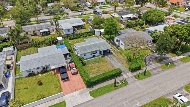 330 NE 59th Court, Oakland Park, FL 33334