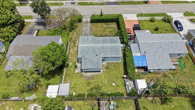 330 NE 59th Court, Oakland Park, FL 33334