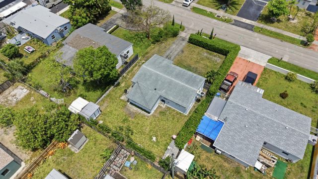 330 NE 59th Court, Oakland Park, FL 33334
