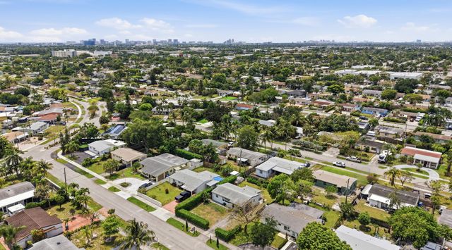 330 NE 59th Court, Oakland Park, FL 33334