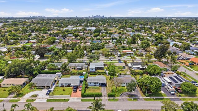 330 NE 59th Court, Oakland Park, FL 33334