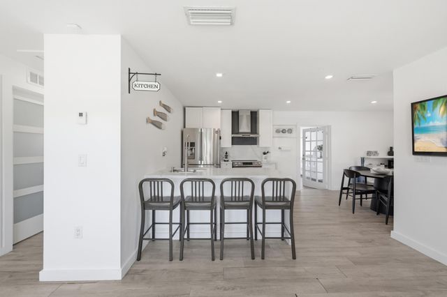 330 NE 59th Court, Oakland Park, FL 33334