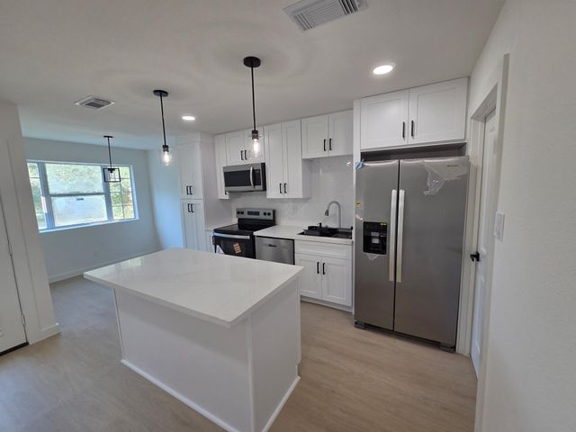 7214 Whippoorwill Lane, Texas City, TX 77591