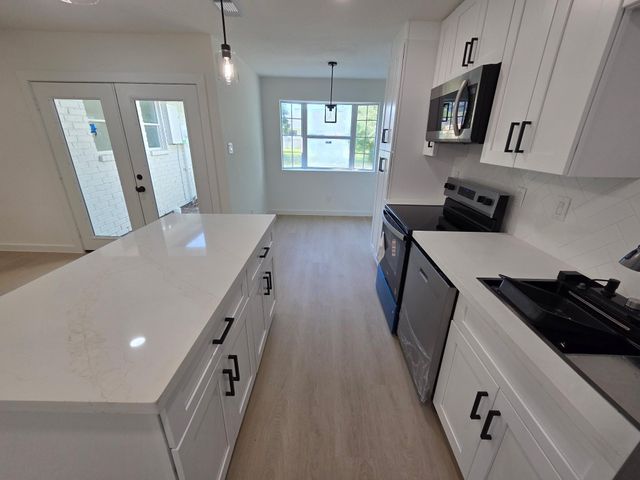 7214 Whippoorwill Lane, Texas City, TX 77591