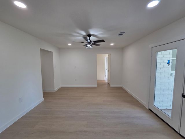 7214 Whippoorwill Lane, Texas City, TX 77591