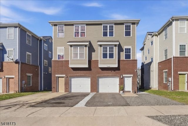 181 Court St, Newark City, NJ 07103