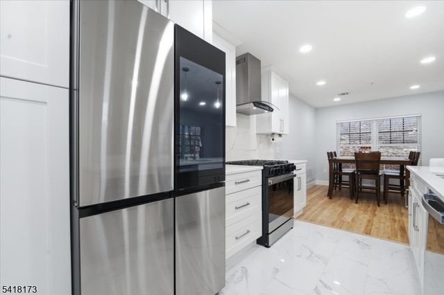 181 Court St, Newark City, NJ 07103