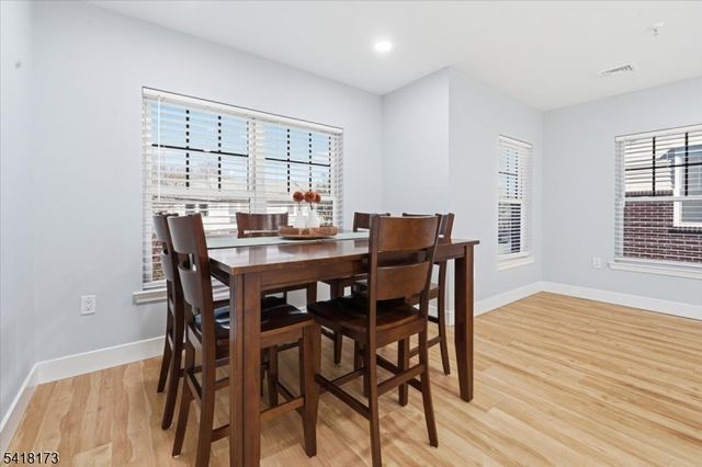 181 Court St, Newark City, NJ 07103