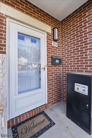 181 Court St, Newark City, NJ 07103