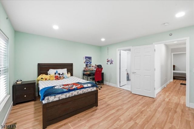 181 Court St, Newark City, NJ 07103