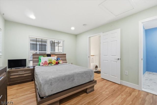 181 Court St, Newark City, NJ 07103