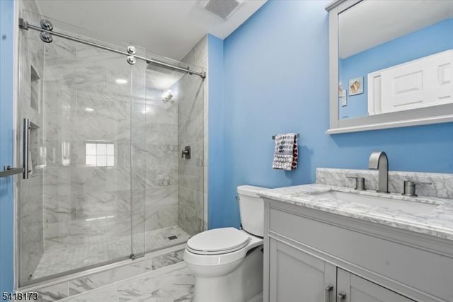 181 Court St, Newark City, NJ 07103