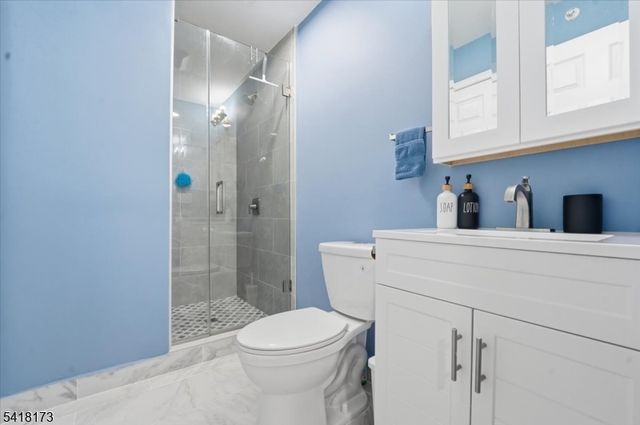 181 Court St, Newark City, NJ 07103