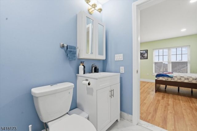 181 Court St, Newark City, NJ 07103