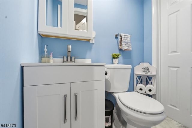 181 Court St, Newark City, NJ 07103