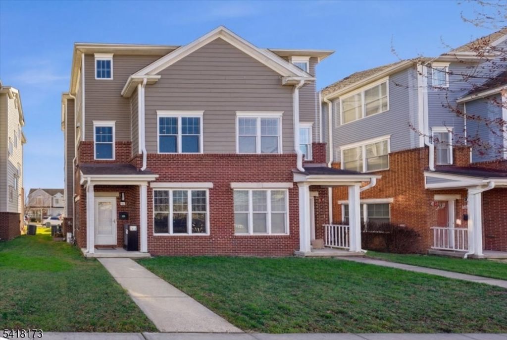 181 Court St, Newark City, NJ 07103