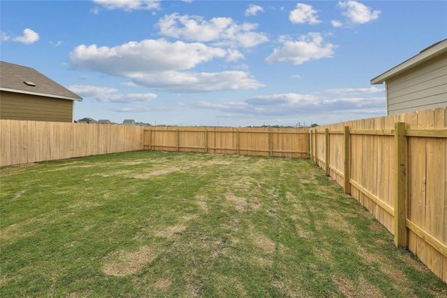 916 Rancho Del Cielo LOOP, Jarrell, TX 76537
