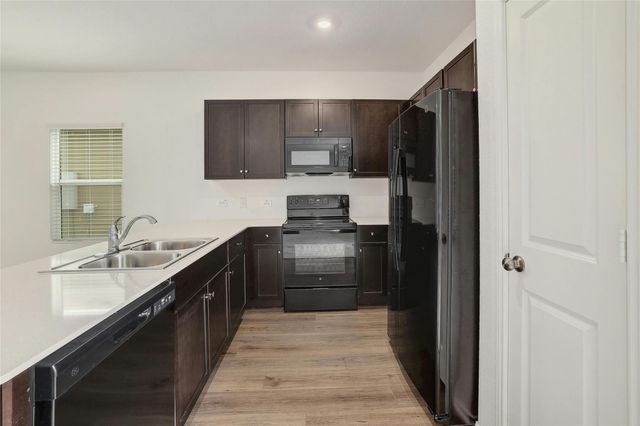 916 Rancho Del Cielo LOOP, Jarrell, TX 76537