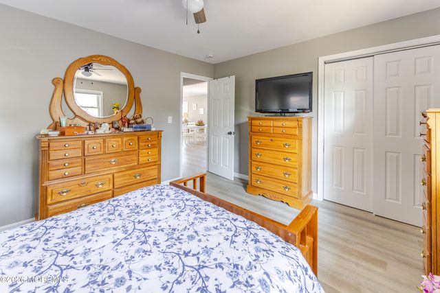 15 Mount Logan Lane, Toms River, NJ 08753