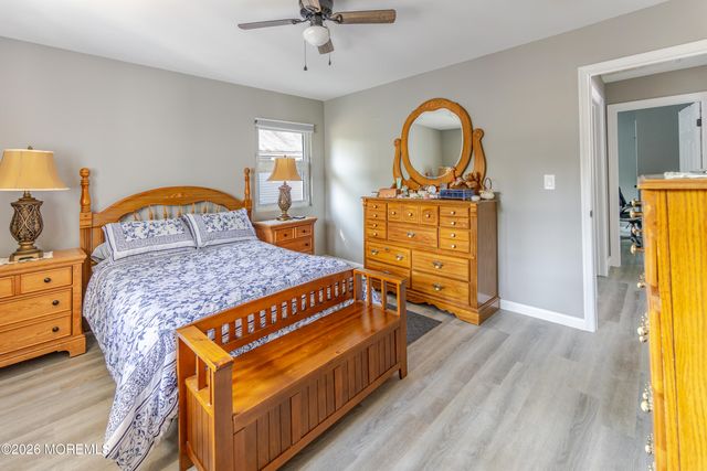 15 Mount Logan Lane, Toms River, NJ 08753