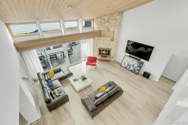 17 Romana Drive, Hampton Bays, NY 11946