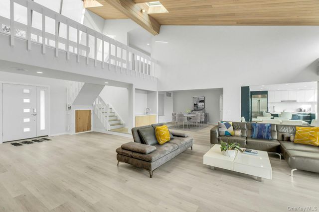 17 Romana Drive, Hampton Bays, NY 11946