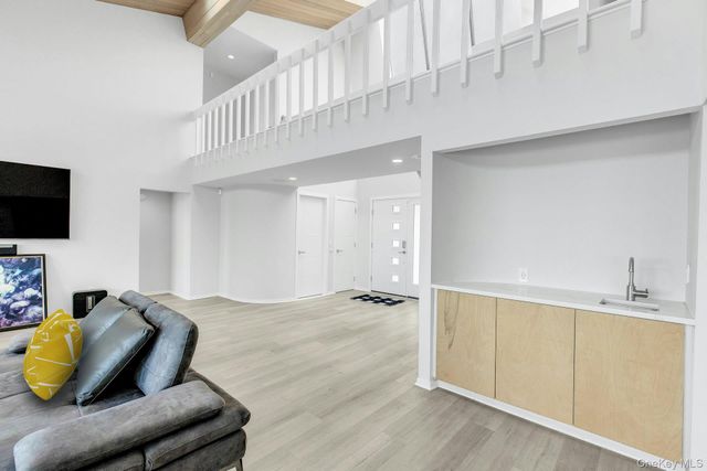 17 Romana Drive, Hampton Bays, NY 11946