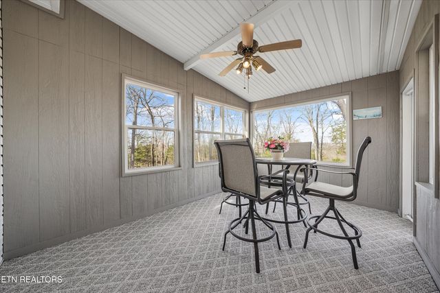 2993 Quarry Hollow Rd, Friendsville, TN 37737