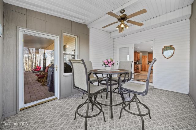 2993 Quarry Hollow Rd, Friendsville, TN 37737