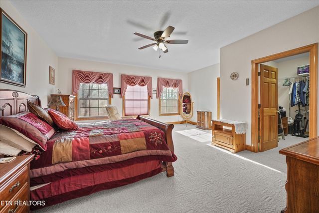 2993 Quarry Hollow Rd, Friendsville, TN 37737