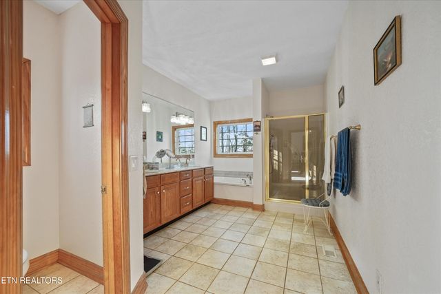 2993 Quarry Hollow Rd, Friendsville, TN 37737