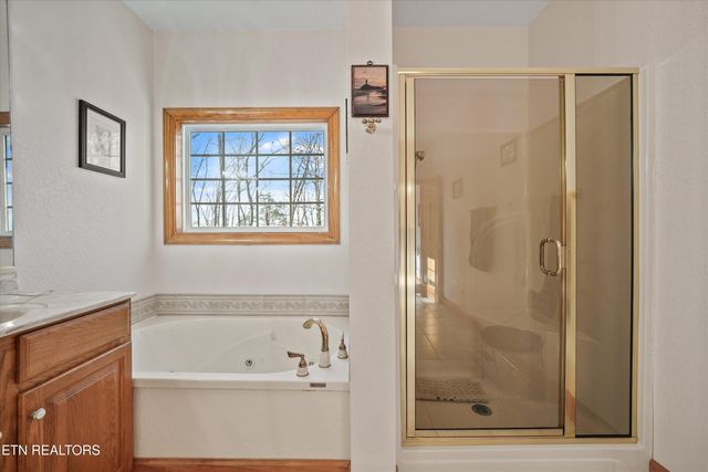 2993 Quarry Hollow Rd, Friendsville, TN 37737