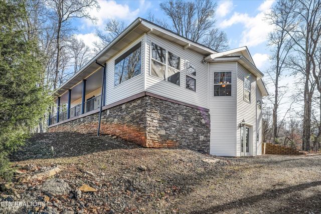 2993 Quarry Hollow Rd, Friendsville, TN 37737