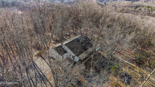 2993 Quarry Hollow Rd, Friendsville, TN 37737