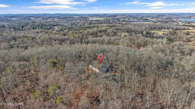 2993 Quarry Hollow Rd, Friendsville, TN 37737