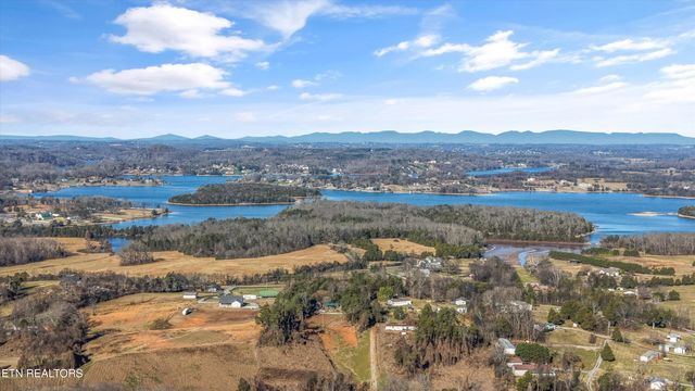 2993 Quarry Hollow Rd, Friendsville, TN 37737