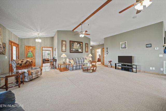 2993 Quarry Hollow Rd, Friendsville, TN 37737