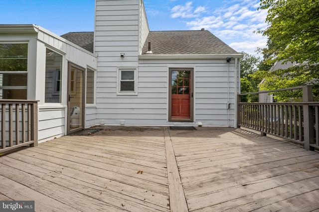 46 GRANDVIEW AVE, Hamilton, NJ 08620