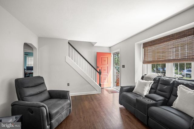 46 GRANDVIEW AVE, Hamilton, NJ 08620
