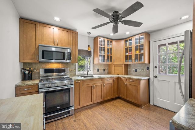 46 GRANDVIEW AVE, Hamilton, NJ 08620