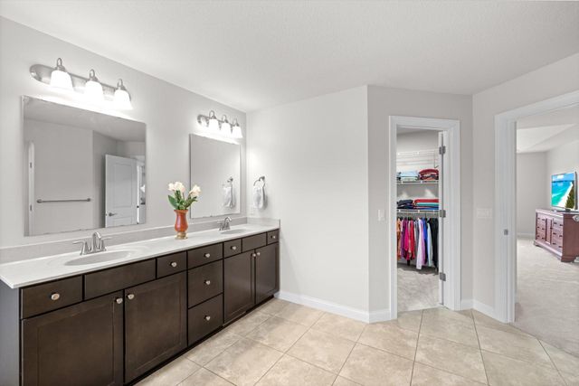 5035 Jewel Lane N, Plymouth, MN 55446